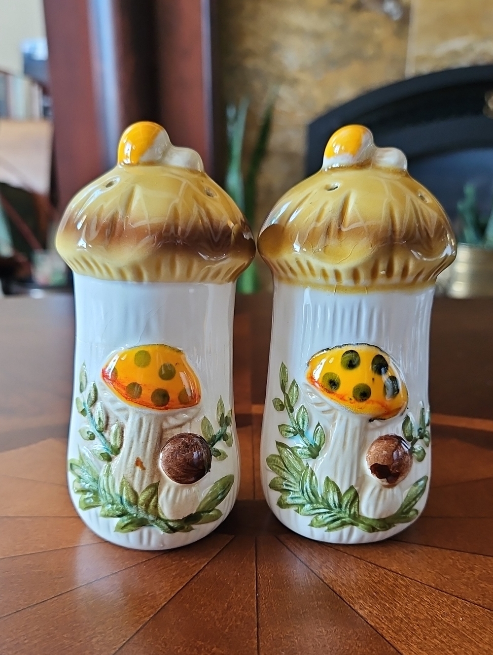 VTG Sears Merry Mushroom Salt and Pepper Shakers Set w/Stoppers 1970s Japan